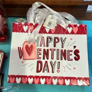 CELEBRATE IT VALENTINES DAY GIFT BAGS LOTOF 6  TOTAL OF 12 BAGS NWT